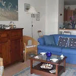 דירה Pont De Bateau- Meerblick Mit Privatem Pool By Interhome סן פלורן