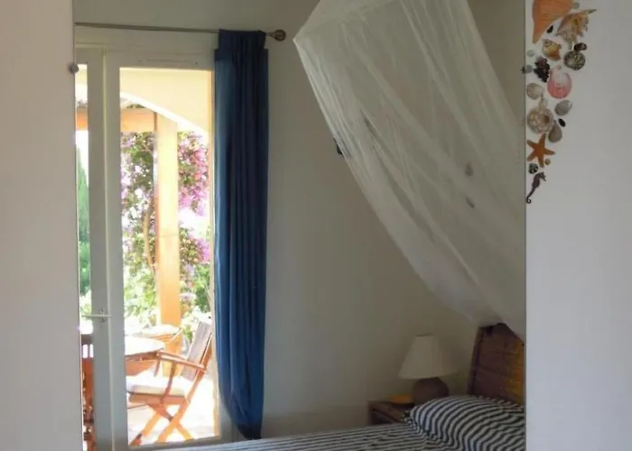 Pont De Bateau- Meerblick Mit Privatem Pool By Interhome *