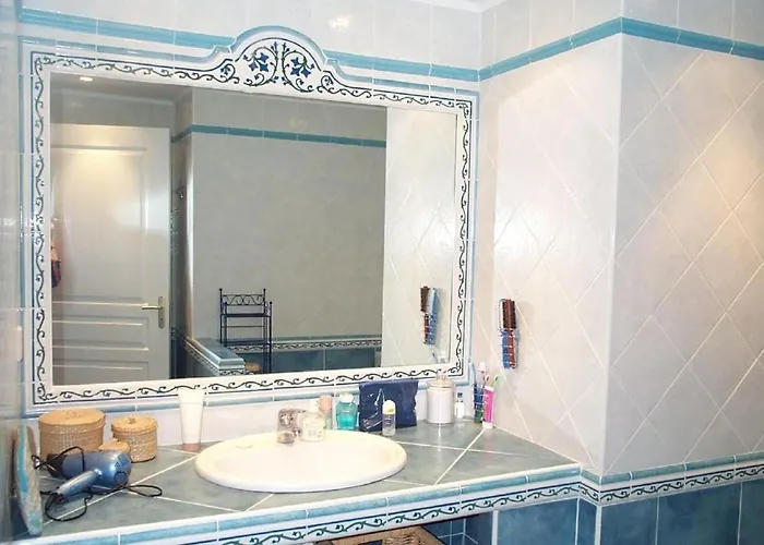 Pont De Bateau- Meerblick Mit Privatem Pool By Interhome