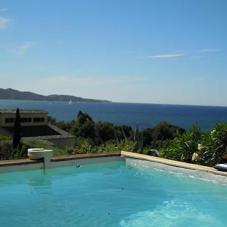 Pont De Bateau- Meerblick Mit Privatem Pool By Interhome