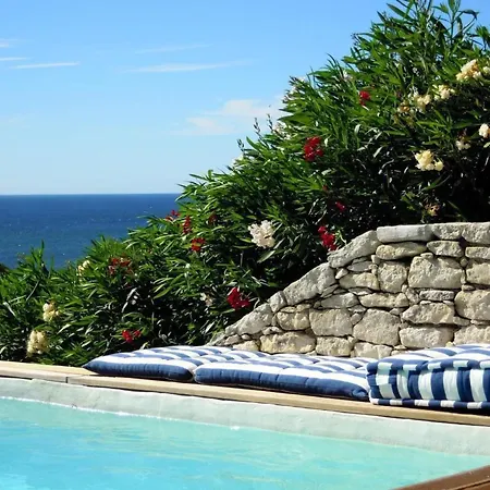 아파트 Pont De Bateau- Meerblick Mit Privatem Pool By Interhome *