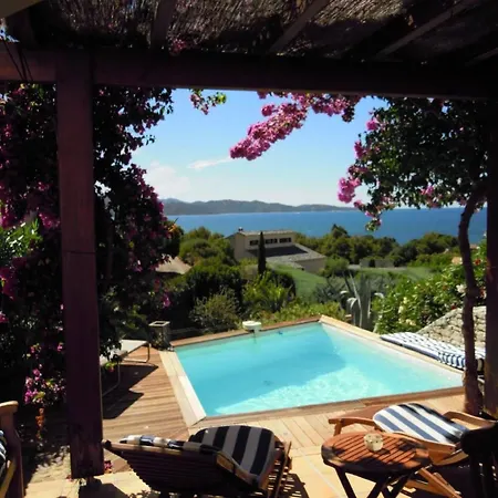 아파트 Pont De Bateau- Meerblick Mit Privatem Pool By Interhome