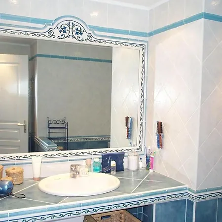 Pont De Bateau- Meerblick Mit Privatem Pool By Interhome
