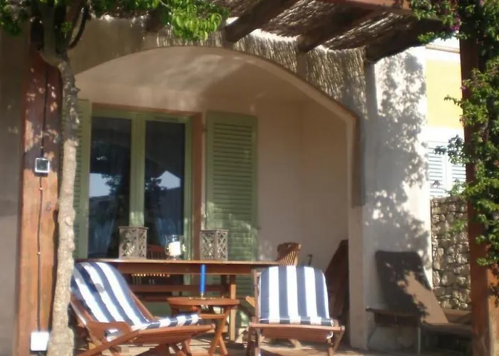 아파트 Pont De Bateau- Meerblick Mit Privatem Pool By Interhome *