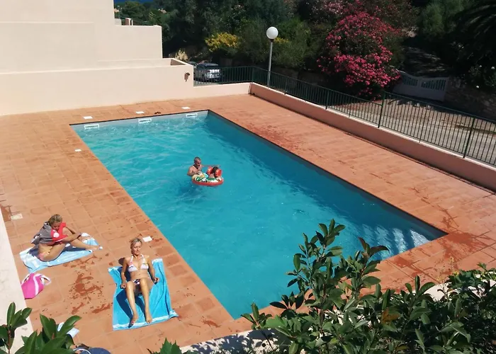 Pont De Bateau- Meerblick Mit Privatem Pool By Interhome 아파트